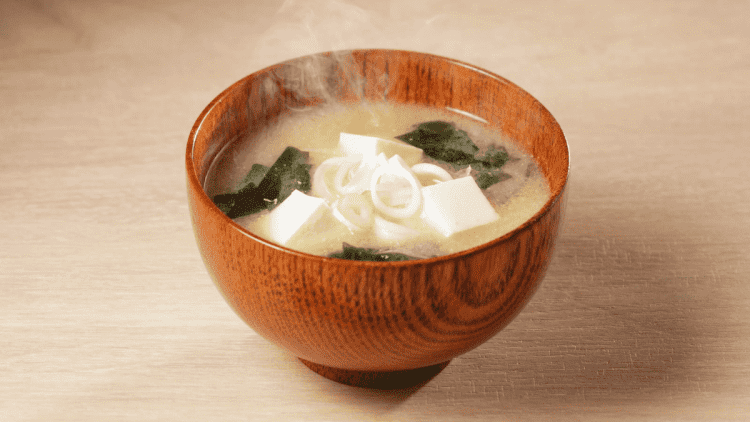 朝のみそ汁に“ひとふり”するだけ。手軽に亜鉛を摂れる食材｜管理栄養士が解説