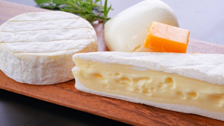 「チーズ」を食べるとお腹が張る…。実は見直したい食材の組み合わせ3選｜管理栄養士が解説