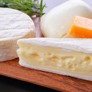 「チーズ」を食べるとお腹が張る…。実は見直したい食材の組み合わせ3選|管理栄養士が解説