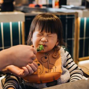 「お腹の中」で野菜の好みが決まる？ 妊娠中の食事が子どもの“野菜嫌い”に影響する可能性