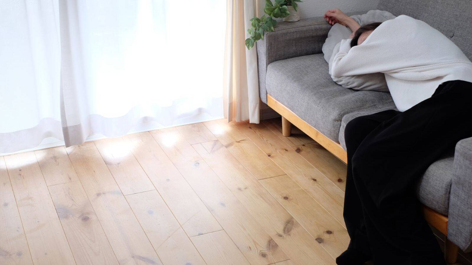  【40代／夕方ドッと疲れが出てエネルギー切れする人へ】座りながら「胸まわり」を伸ばす簡単チャージストレッチ！ 