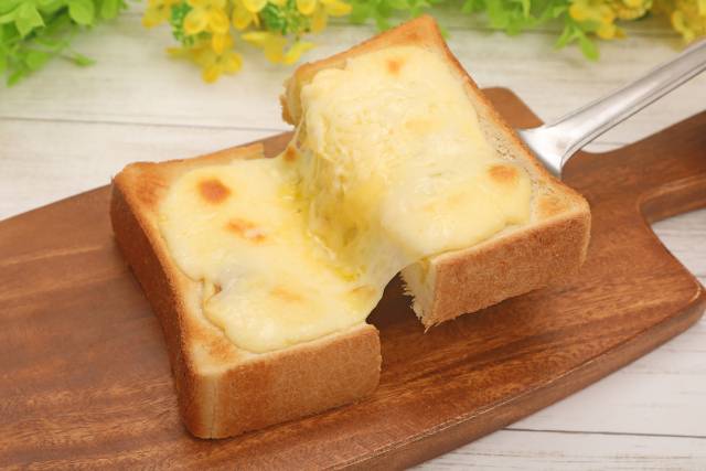 チーズトースト