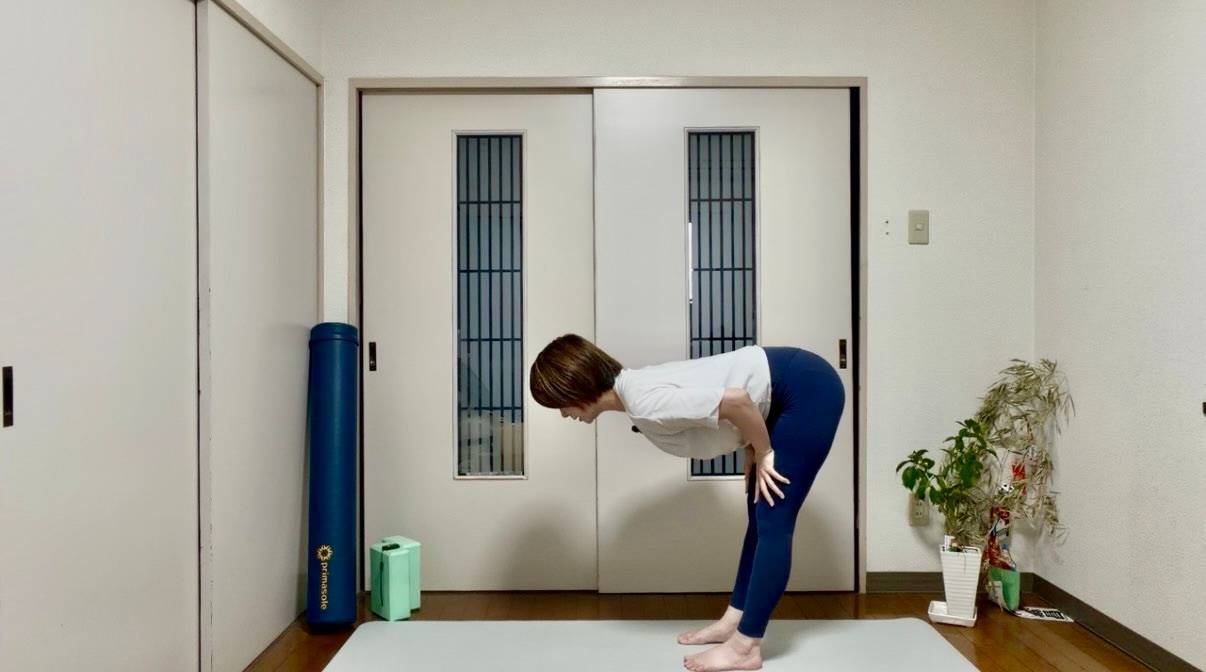半分の立位前屈