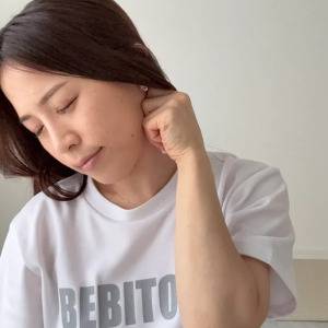 ［ヨガ講師の私が続ける朝習慣］座ったまま３分【超簡単】むくみ顔がみるみる引き締まる「首ストレッチ」