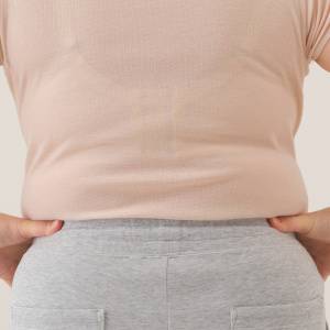 【40代からの頑張り過ぎない姿勢ケア】なぜか背中の肉が落ちない人必見の「コブラのポーズ」