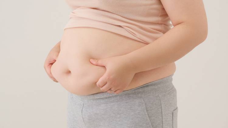 【下腹を凹ませたいならこれ!】きつい運動なし、呼吸だけでラクラク下腹凹ませ「腹横筋を鍛える呼吸」