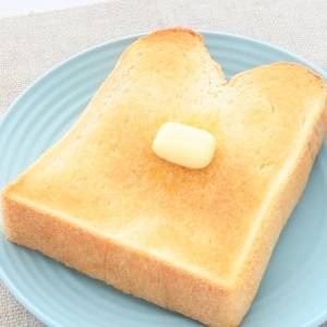 朝の「トースト」にのせるだけ！鉄不足を補う食材｜管理栄養士が解説