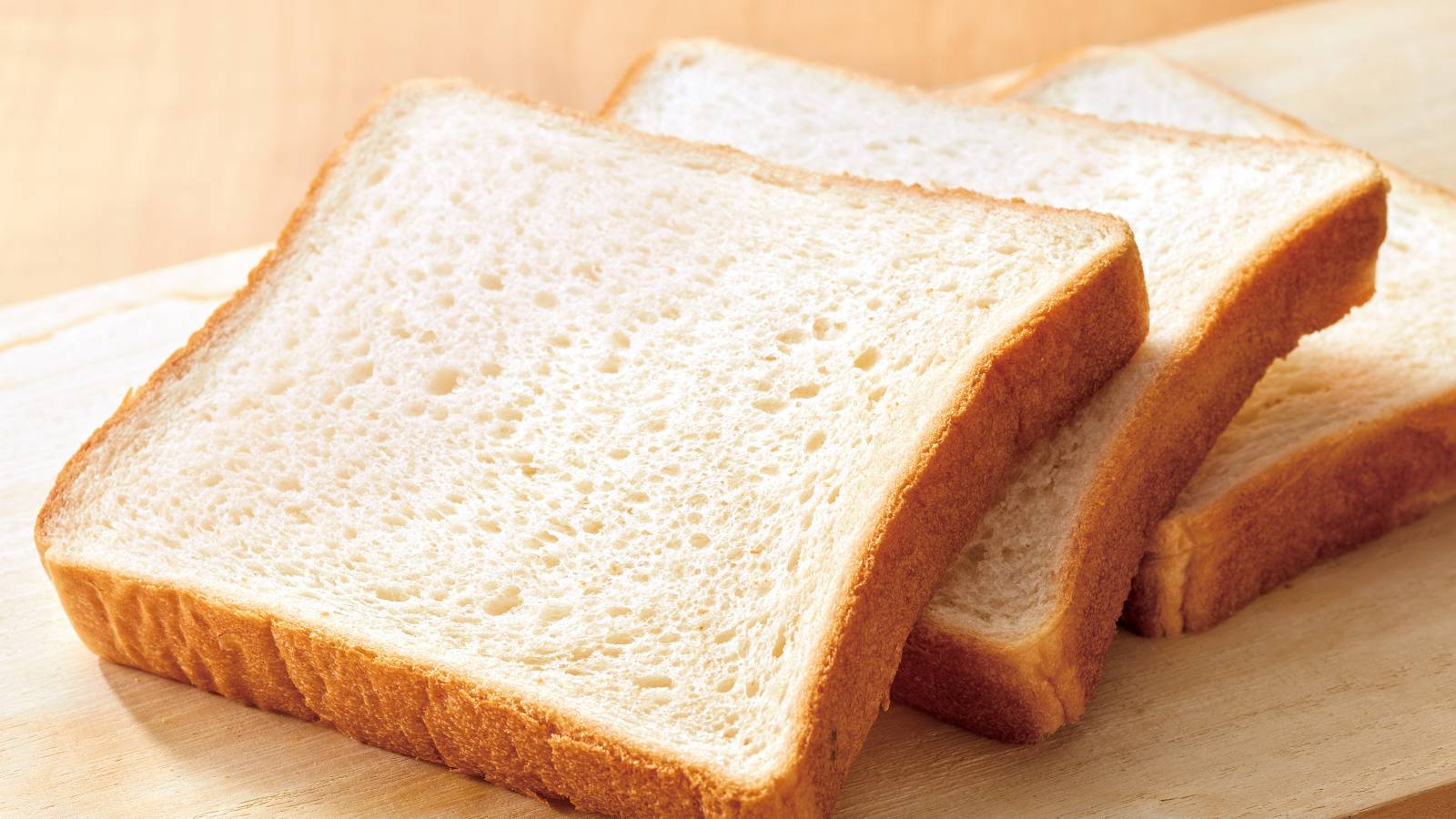 朝の「トースト」にのせるだけ。お腹が空きにくくなる組み合わせ4選｜管理栄養士が解説