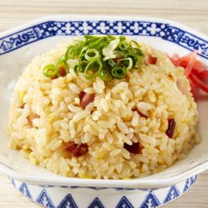 夜の「チャーハン」にプラスするだけ。睡眠の質が気になる人におすすめのたんぱく質レシピ｜管理栄養士が解説