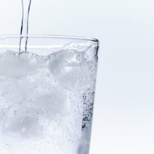 朝「炭酸水」に混ぜるだけ！1日の代謝リズムを整える簡単ドリンク｜管理栄養士が解説