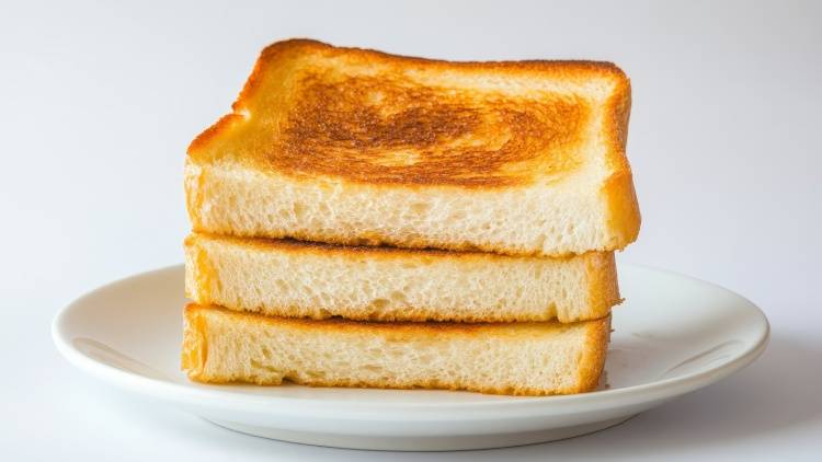 朝の「トースト」にのせるだけ。たんぱく質がしっかりとれる組み合わせ3選|管理栄養士が解説