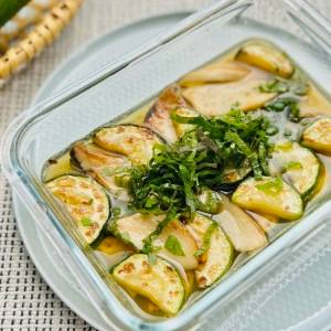汗ばむ季節の “水分・ミネラル” 補給に。レモンが香る「初夏野菜の焼きびたし」
