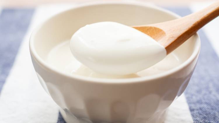 朝の「ヨーグルト」に混ぜるだけ。不足しがちな鉄分を補える食材｜管理栄養士が解説