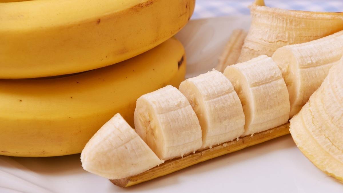 朝のバナナ、そのまま食べてない？血糖値スパイクを防ぐ「ちょい足し食材」4選｜管理栄養士が解説