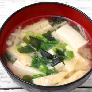実は具材で差がつく!腸にいい味噌汁・腸に負担をかけやすい味噌汁の違いを管理栄養士が解説