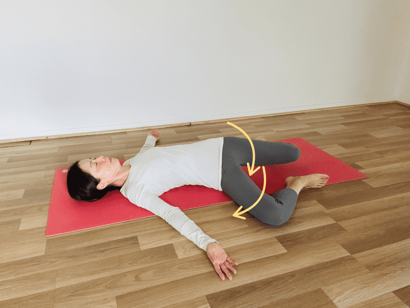 股関節ストレッチ