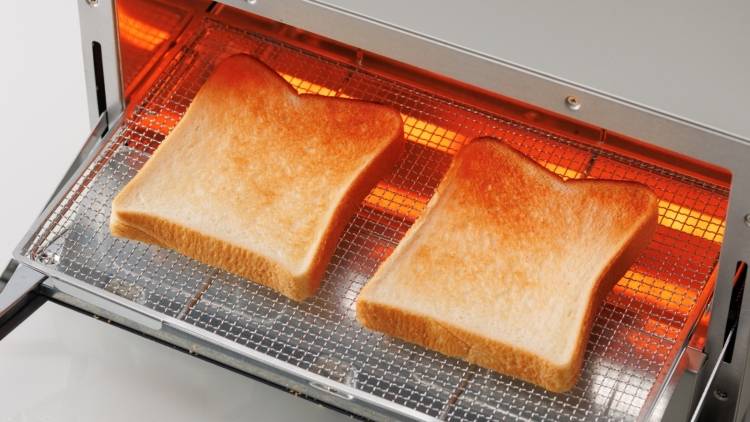 食後に頭がぼんやりする原因はビタミン不足。朝のトーストに「すりごま」をかけると代謝がスムーズになる