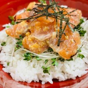 紫外線を浴びた日はこれ!管理栄養士おすすめの「最強美肌丼」