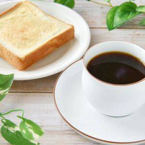 朝、トーストと一緒に「コーヒー」を飲まない方がいい人の特徴｜管理栄養士が解説