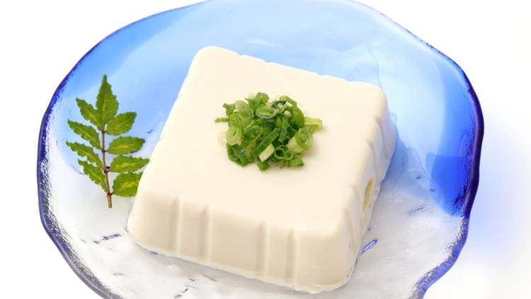 【減塩対策にも】冷奴に「すりごま大さじ1」を足すと不足しがちな亜鉛を補える|管理栄養士が解説
