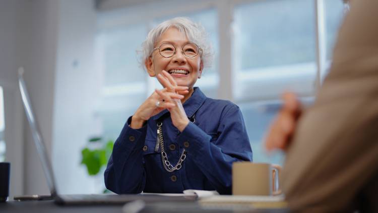 「年を取れば衰える」は思い込みだった？ 65歳以上1万人超を12年間追跡してわかった、“心と体が若返る人”の共通点