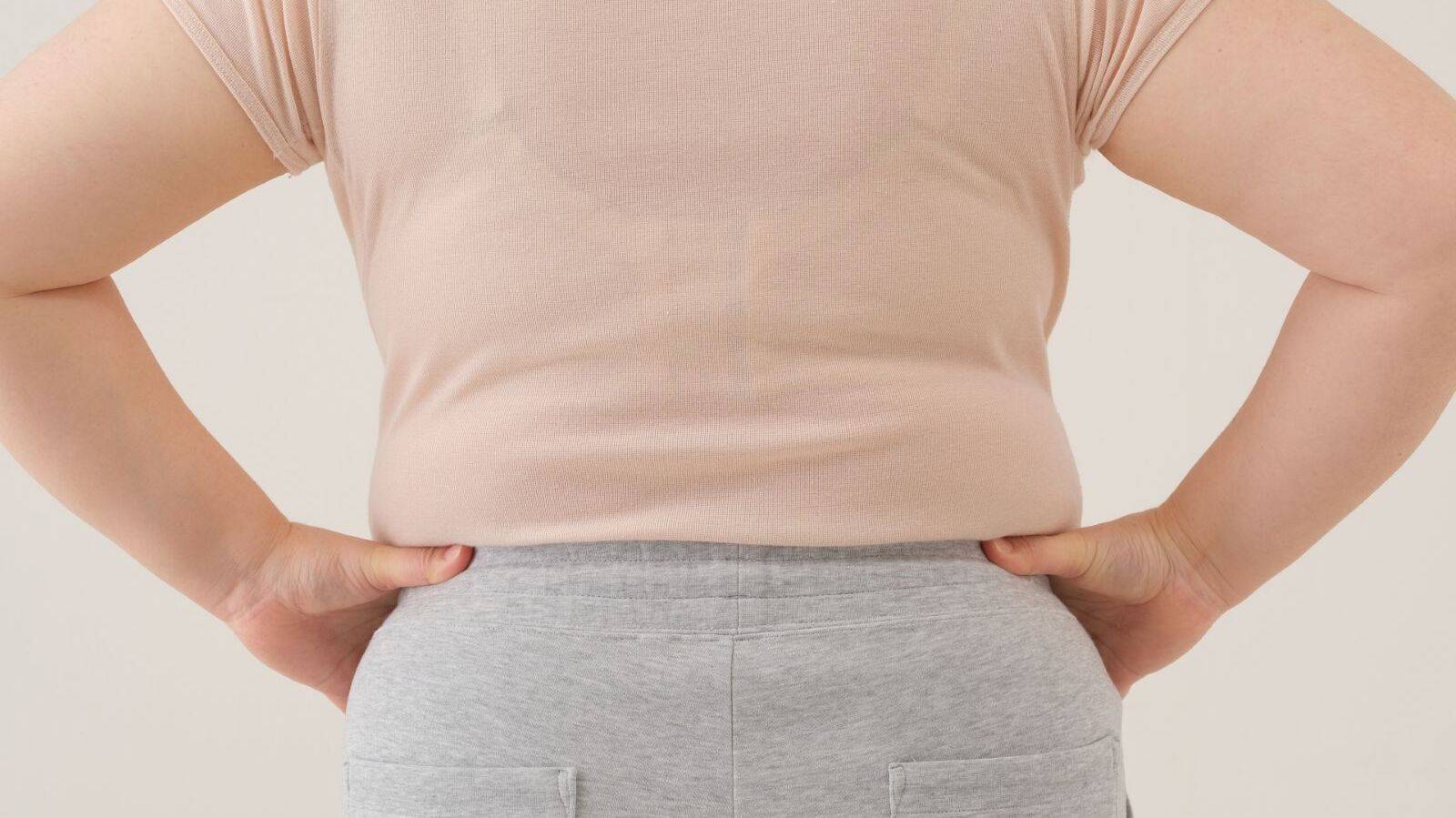  【大人世代の優しい筋トレ】見た目年齢に大打撃…いつの間にかたるみがちな「背中」「お尻」を同時に引き締める方法 
