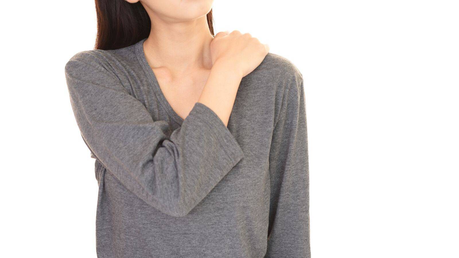  首肩背中周囲のコリ・疲れは胸のまわりをほぐして解決！【胸筋ほぐし運動】で姿勢も気分もスッキリしよう 