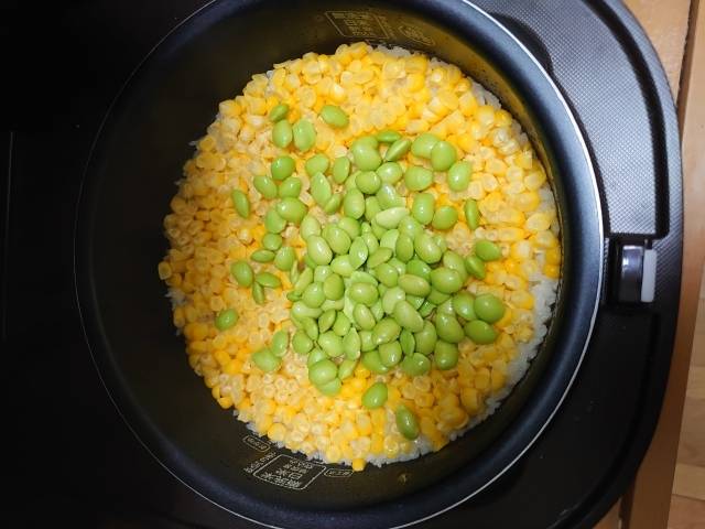 とうもろこし枝豆ごはん