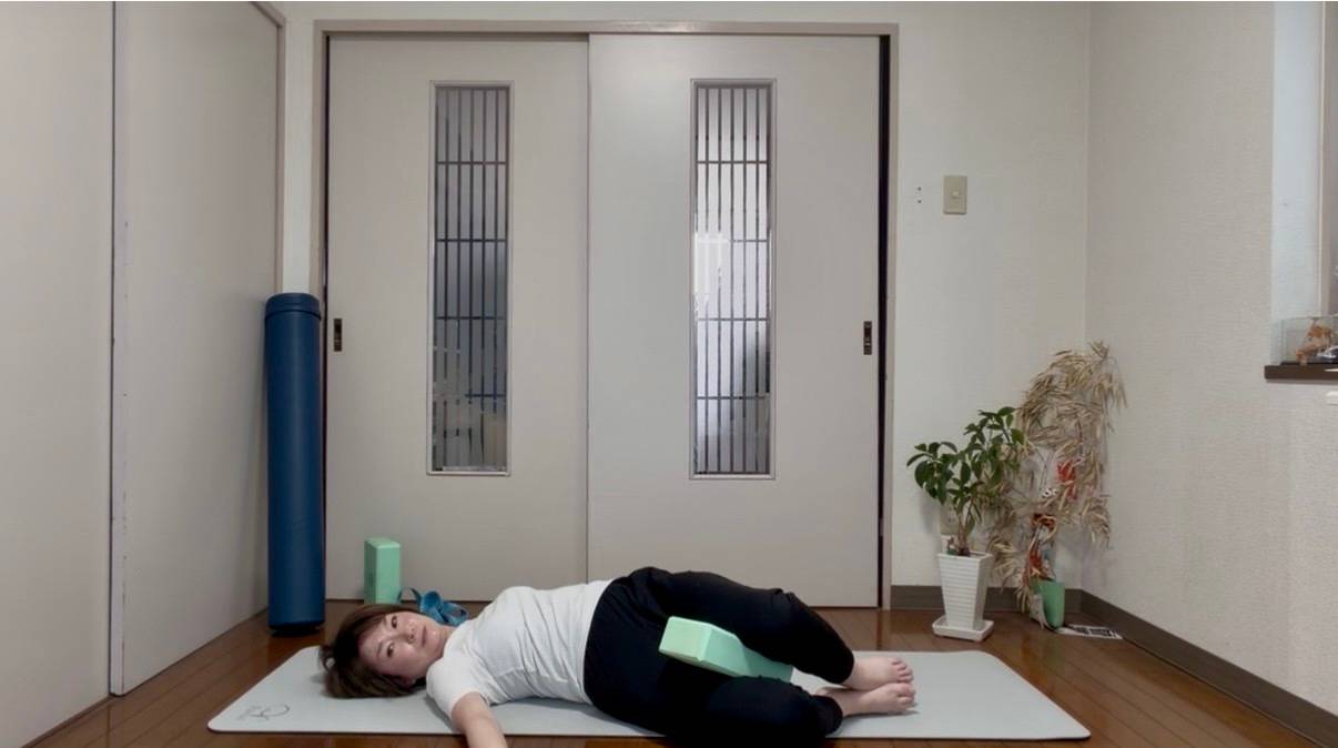 骨盤の歪み整えストレッチ