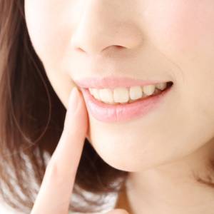歯の黄ばみ・くすみを取る裏ワザ＆くちびるケア【モデルや俳優のケアを行う歯科医師が伝授！】
