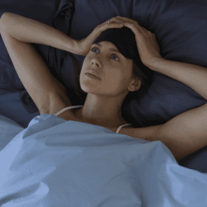 布団に入っても「眠れない」「疲れが取れない」をリセットする背中呼吸エクサ【理学療法士が教える】