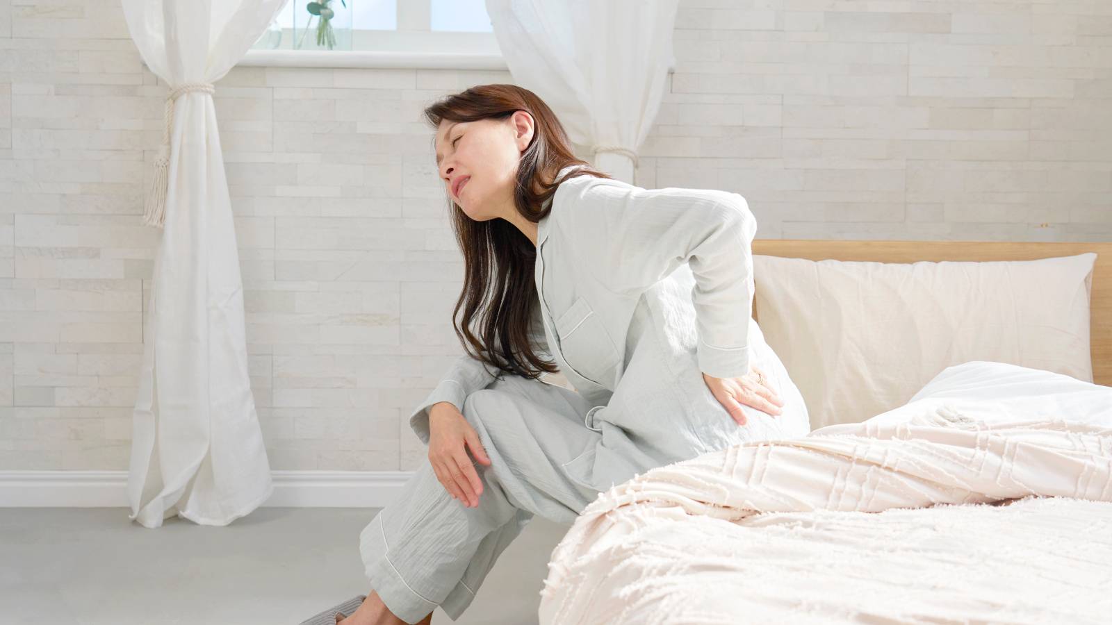  【朝起きたときの体のこわばり】そのままにしてない？一週間で変わる「目覚めがよくなる背骨ストレッチ」 