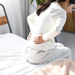 使いすぎた腰は伸ばすより休ませる！【寝たままできる】椅子を使った腰休めリセットエクササイズ