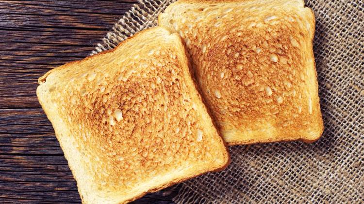 朝の「トースト」にのせるだけ。腸の“菌のリレー”を助ける組み合わせ2選|管理栄養士が解説