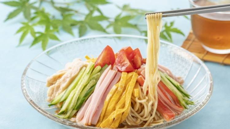 夏の「冷やし中華」にのせるだけ。たんぱく質と食物繊維を補える食材3つ｜管理栄養士が解説