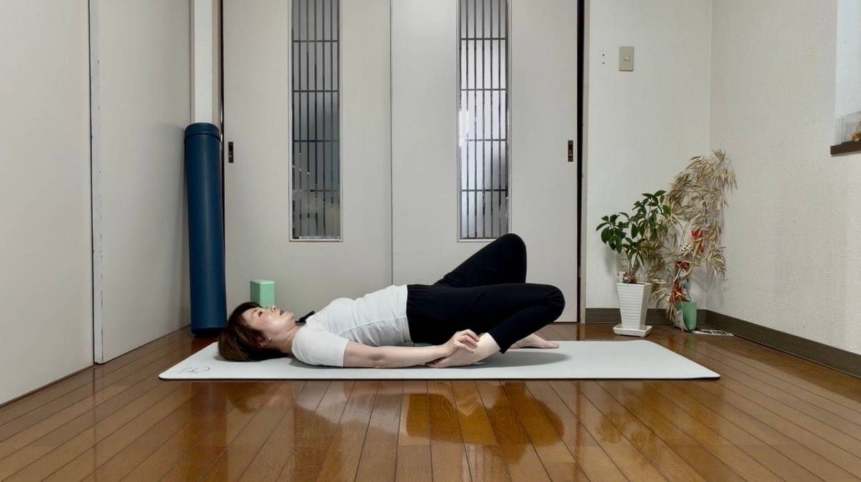 前ももほぐしストレッチ