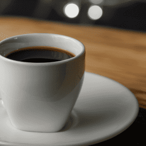 朝のコーヒーに砂糖を入れてもOK。管理栄養士が教える「入れすぎない」目安