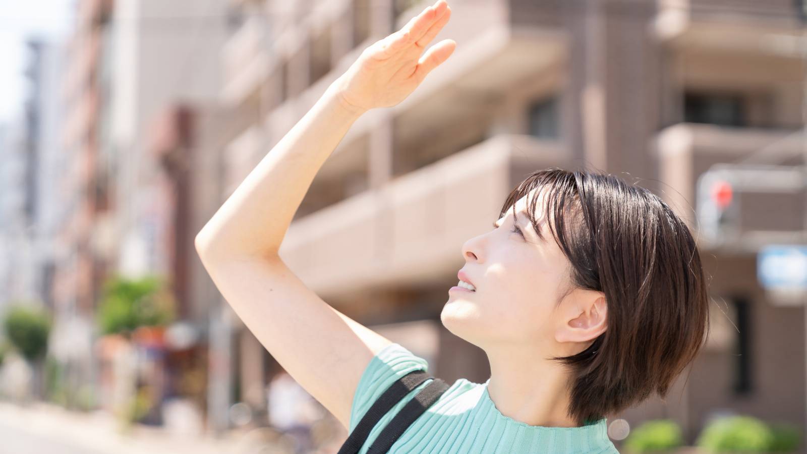 暑いのに汗をかけないのは危険？「汗が少ない人」が熱中症になりやすい理由〈医師が解説〉