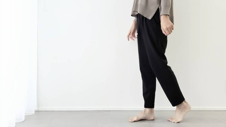 片脚でふらつくのはなぜ？姿勢を支える"横の力"がカギ！たった1ポーズで育てるバランス力