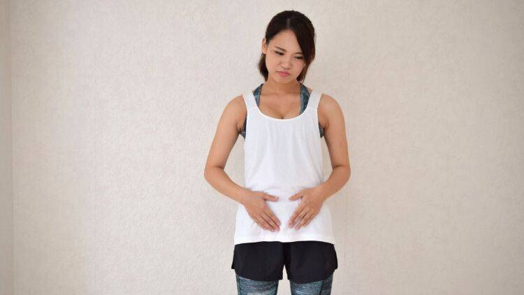 下っ腹のたるみ→「たった10秒！」お腹・背中・骨盤底筋を引き上げて下腹を凹ませる内股体幹トレ