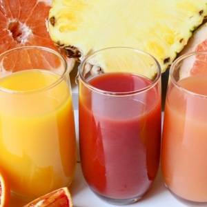 夏のだるさを“夏バテ”で片づける前に。鉄分の吸収を助ける「朝の飲み物」|管理栄養士が解説