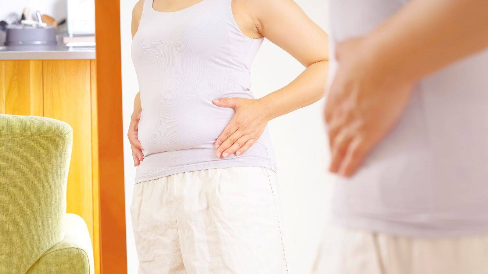  腹筋しても凹まない40代・50代へ。「お腹がスッキリしている人」が密かにやっている、呼吸の通り道リセット 