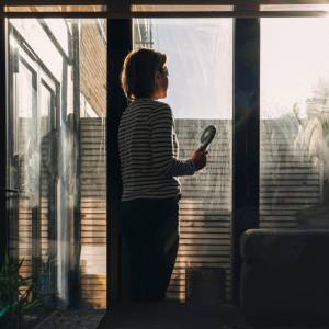 〈更年期〉夕方になると集中力が切れる…そんな私の"疲れ方"を変えた「5分休憩」の過ごし方