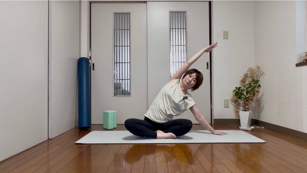 側屈ストレッチ