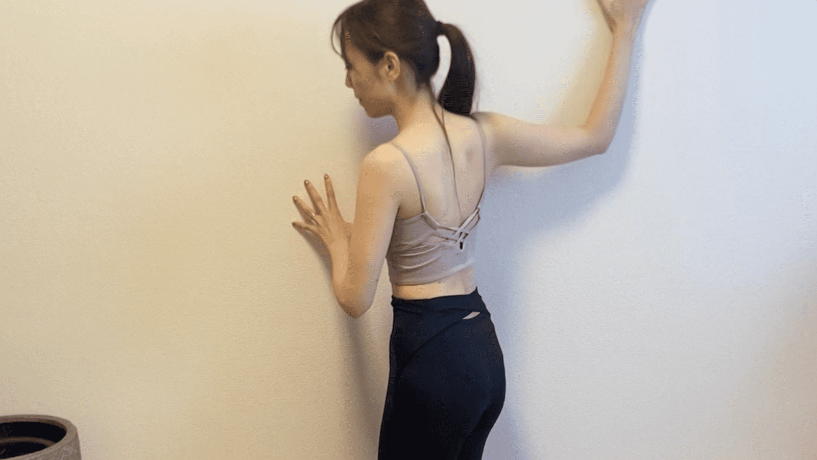 胸の前ストレッチ
