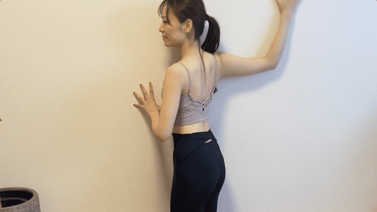 胸の前ストレッチ