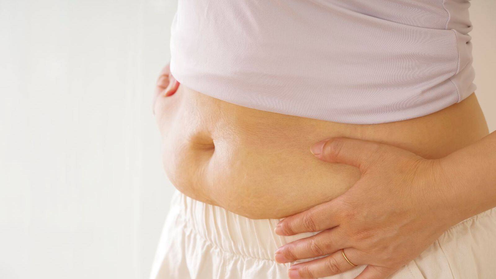 【寝たまま3分】何をしても痩せない40代の下腹ぽっこり解消！整体いらずの「骨盤サボり筋」リセット術