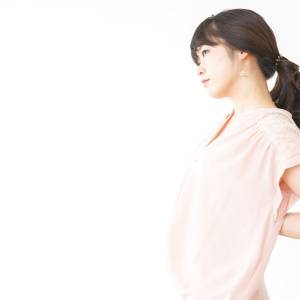 【体を反らすと腰が痛いのは曲げる部分が間違っているから】ガチガチに固まった胸をほぐすストレッチ