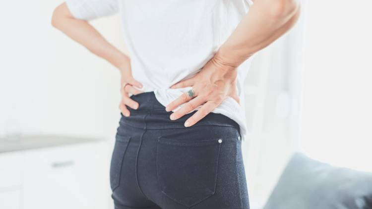 硬くなったお尻をじんわり伸ばす!股関節を動かしやすくする簡単ストレッチ