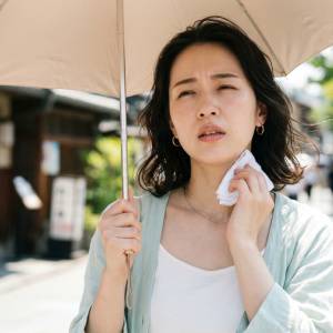 【寝る前1分】手足を揺らすだけ!夏のぐったり感をやわらげる手足シェイクエクササイズ